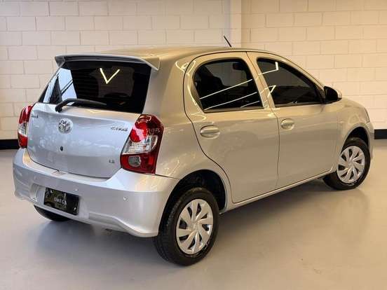 TOYOTA-ETIOS-2019