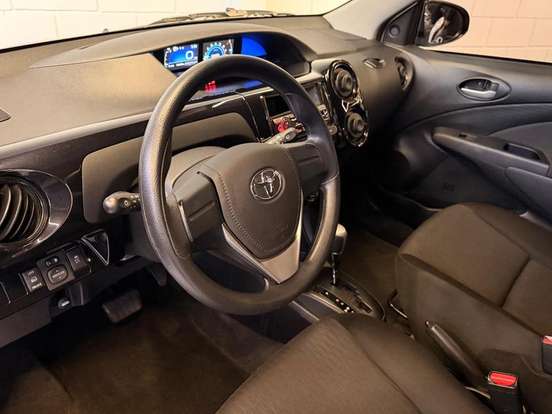 TOYOTA-ETIOS-2019