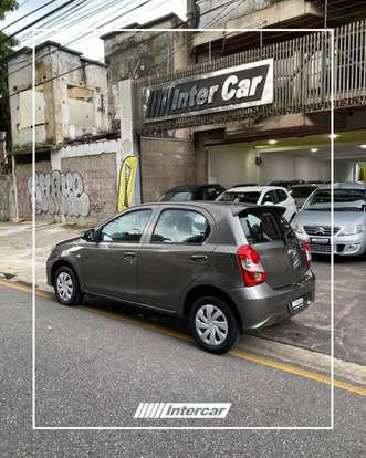 TOYOTA-ETIOS-2017
