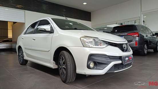 TOYOTA-ETIOS-2017