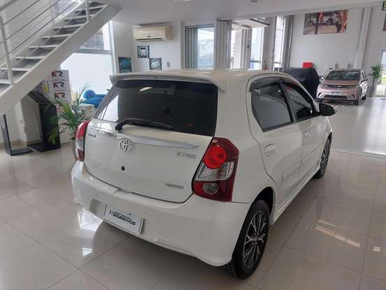 TOYOTA-ETIOS-2017