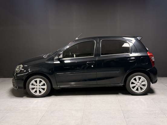 TOYOTA-ETIOS-2019