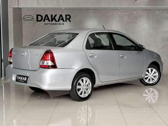 TOYOTA-ETIOS-2019