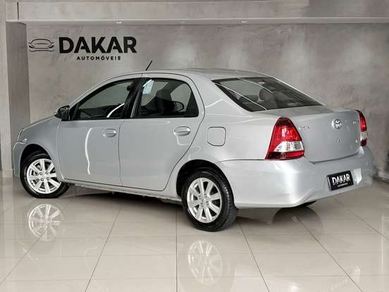 TOYOTA-ETIOS-2019