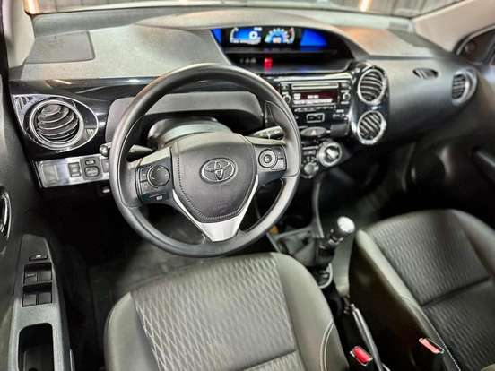 TOYOTA-ETIOS-2020