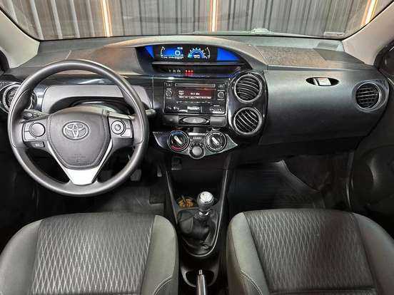 TOYOTA-ETIOS-2020