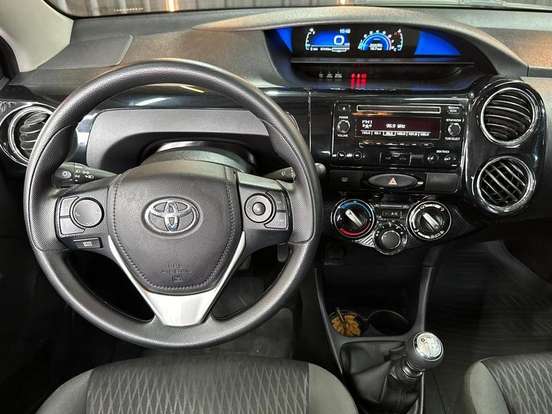 TOYOTA-ETIOS-2020