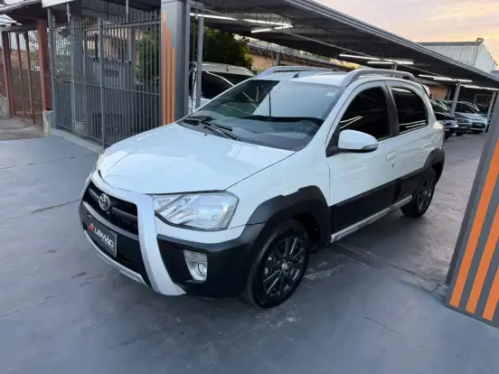TOYOTA-ETIOS CROSS-1.5 16V FLEX 4P MANUAL TOYOTA-ETIOS CROSS-2014