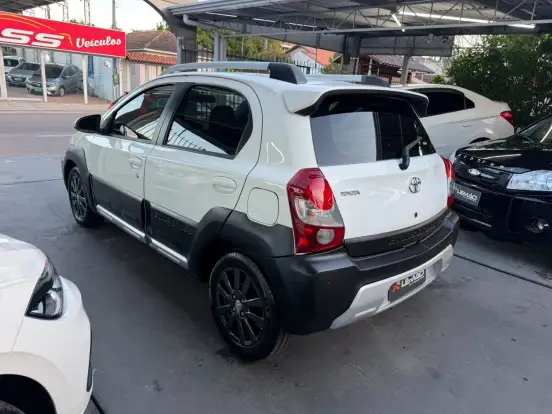 TOYOTA-ETIOS CROSS-1.5 16V FLEX 4P MANUAL TOYOTA-ETIOS CROSS-2014