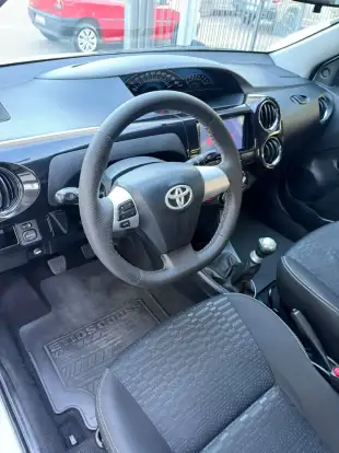 TOYOTA-ETIOS CROSS-2014