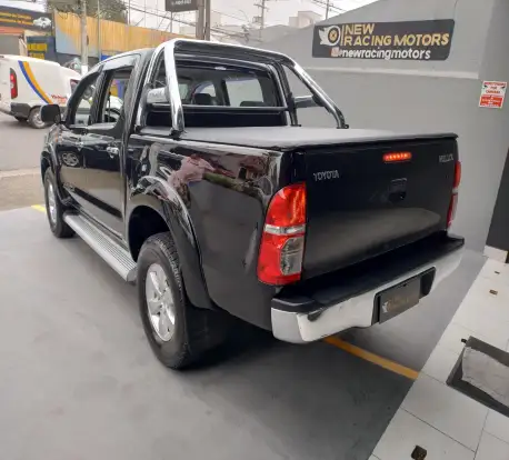 TOYOTA-HILUX-2.7 SR 4X2 CD 16V FLEX 4P AUTOMÁTICO TOYOTA-HILUX-2013