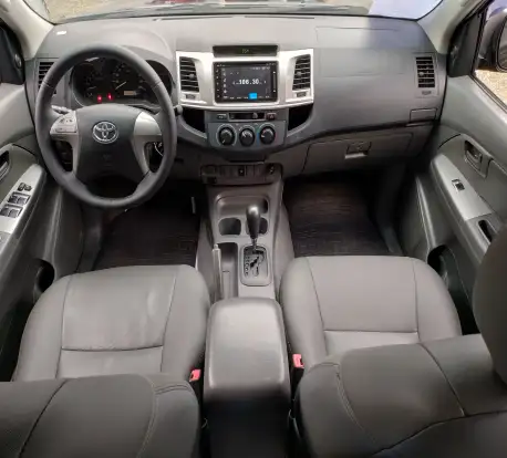 TOYOTA-HILUX-2.7 SR 4X2 CD 16V FLEX 4P AUTOMÁTICO TOYOTA-HILUX-2013