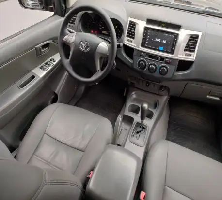 TOYOTA-HILUX-2.7 SR 4X2 CD 16V FLEX 4P AUTOMÁTICO TOYOTA-HILUX-2013