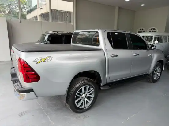 TOYOTA-HILUX-2.7 SRV 4X4 CD 16V FLEX 4P AUTOMÁTICO TOYOTA-HILUX-2019