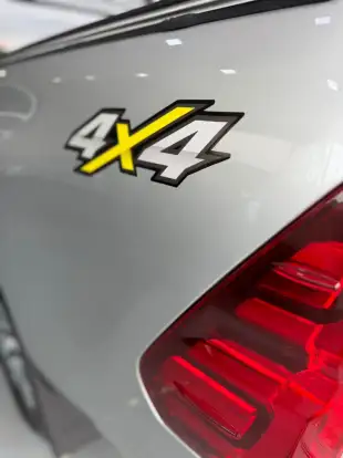 TOYOTA-HILUX-2019
