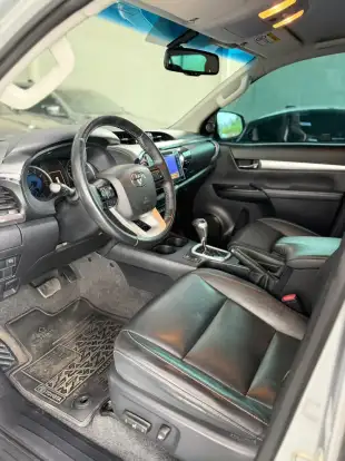 TOYOTA-HILUX-2019