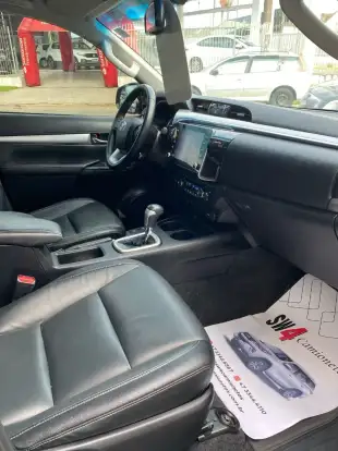 TOYOTA-HILUX-2021