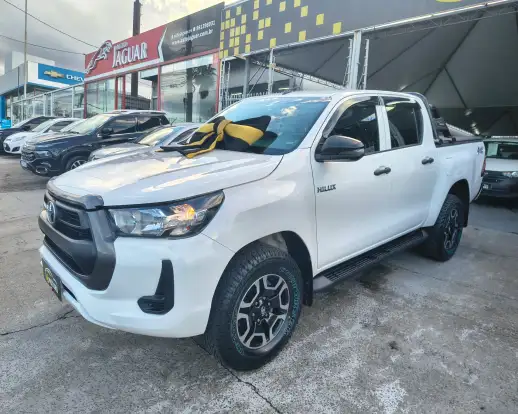 TOYOTA-HILUX-2022