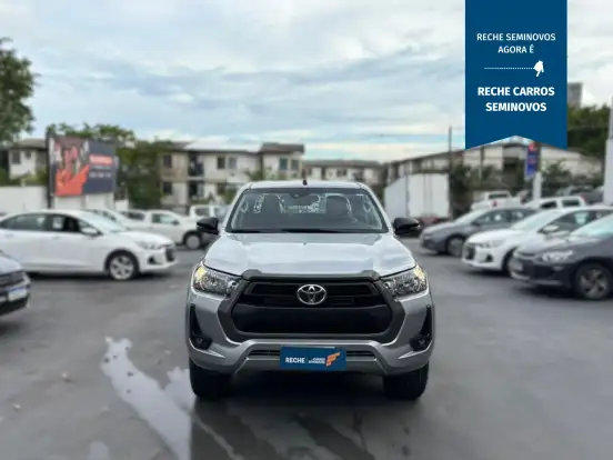 TOYOTA-HILUX-2.8 D-4D TURBO DIESEL CD SR 4X4 AUTOMÁTICO TOYOTA-HILUX-2023