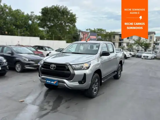 TOYOTA-HILUX-2.8 D-4D TURBO DIESEL CD SR 4X4 AUTOMÁTICO TOYOTA-HILUX-2023