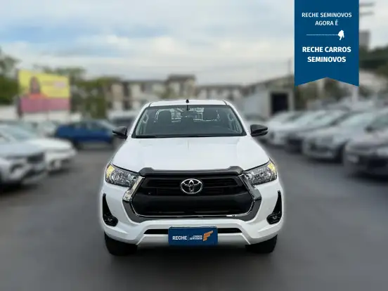 TOYOTA-HILUX-2.8 D-4D TURBO DIESEL CD SR 4X4 AUTOMÁTICO TOYOTA-HILUX-2023