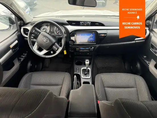TOYOTA-HILUX-2.8 D-4D TURBO DIESEL CD SR 4X4 AUTOMÁTICO TOYOTA-HILUX-2023