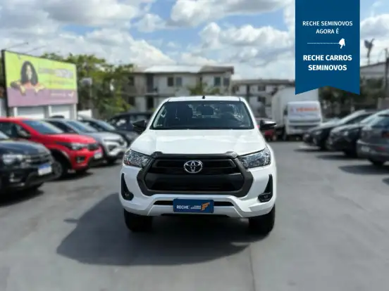 TOYOTA-HILUX-2.8 D-4D TURBO DIESEL CD SR 4X4 AUTOMÁTICO TOYOTA-HILUX-2023