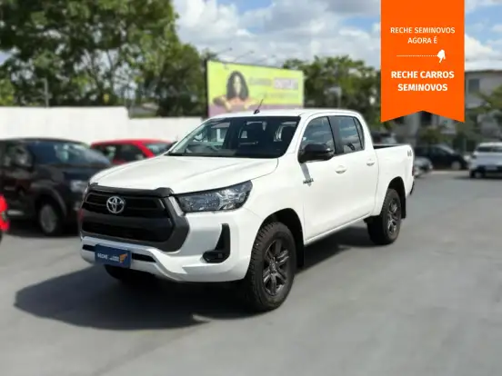 TOYOTA-HILUX-2.8 D-4D TURBO DIESEL CD SR 4X4 AUTOMÁTICO TOYOTA-HILUX-2023