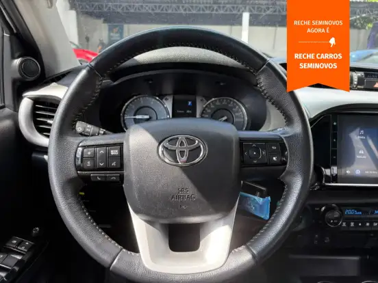 TOYOTA-HILUX-2.8 D-4D TURBO DIESEL CD SR 4X4 AUTOMÁTICO TOYOTA-HILUX-2023