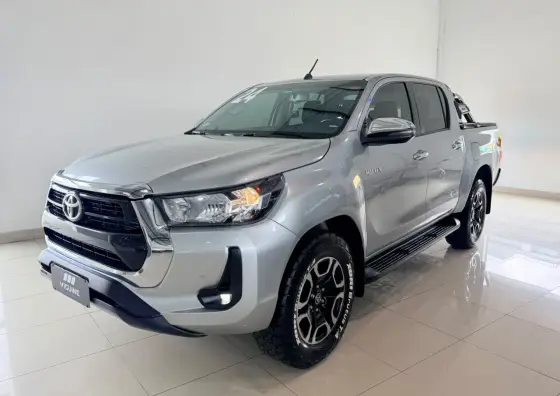TOYOTA HILUX 2.8 D-4D TURBO DIESEL CD SRV 4X4 AUTOMÁTICO