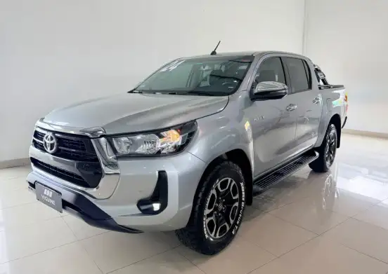TOYOTA-HILUX-2023