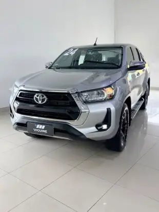 TOYOTA-HILUX-2.8 D-4D TURBO DIESEL CD SRV 4X4 AUTOMÁTICO TOYOTA-HILUX-2023