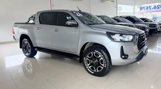 TOYOTA-HILUX-2023