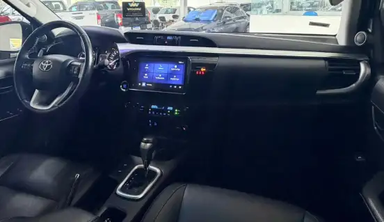 TOYOTA-HILUX-2023