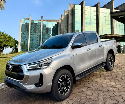 TOYOTA HILUX 2.8 D-4D TURBO DIESEL CD SRV 4X4 AUTOMÁTICO