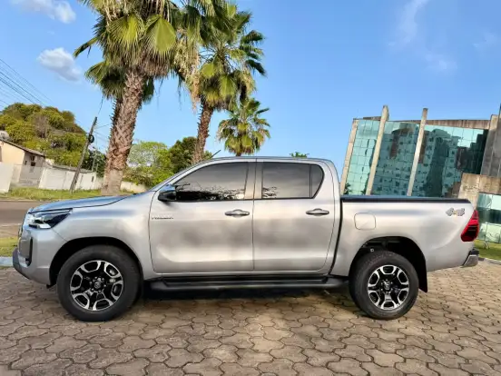 TOYOTA-HILUX-2026