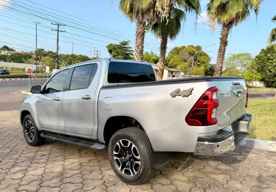 TOYOTA-HILUX-2026