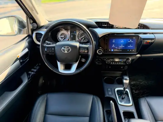 TOYOTA-HILUX-2024