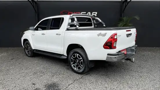 TOYOTA-HILUX-2025