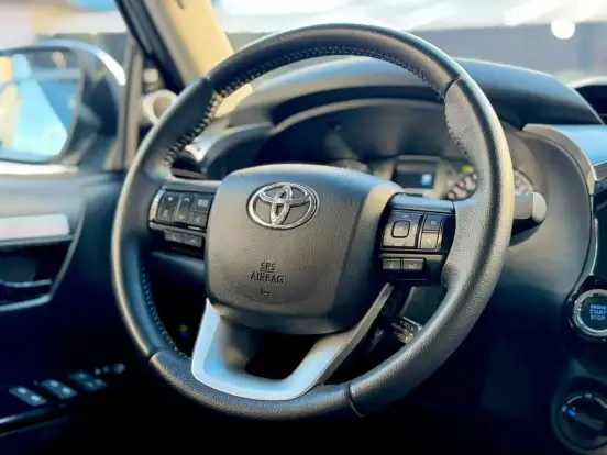 TOYOTA-HILUX-2025