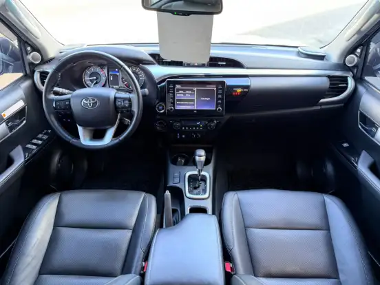 TOYOTA-HILUX-2023