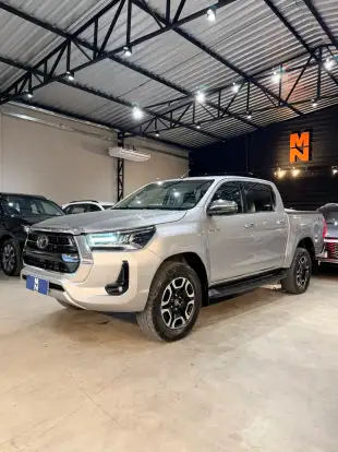 TOYOTA-HILUX-2022