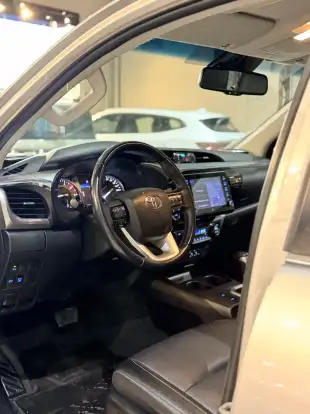 TOYOTA-HILUX-2022