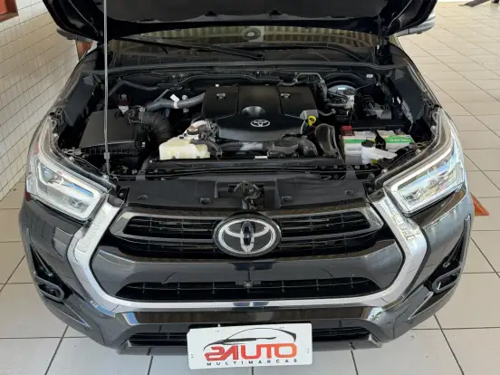 TOYOTA-HILUX-2.8 D-4D TURBO DIESEL CD SRX 4X4 AUTOMÁTICO TOYOTA-HILUX-2022