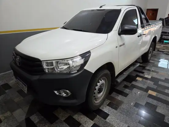 TOYOTA-HILUX-2.8 D-4D TURBO DIESEL CS 4X4 MANUAL TOYOTA-HILUX-2023