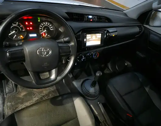 TOYOTA-HILUX-2023