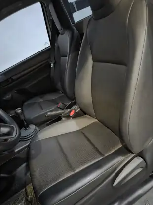 TOYOTA-HILUX-2023