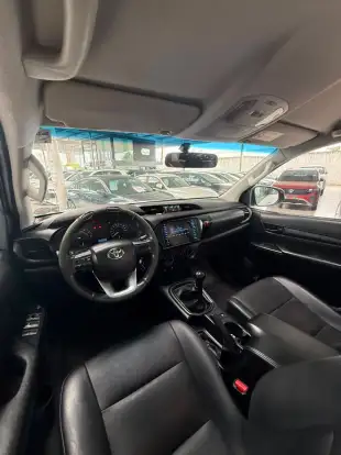 TOYOTA-HILUX-2019