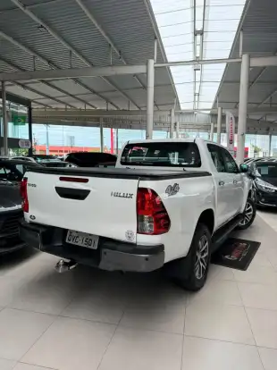 TOYOTA-HILUX-2019