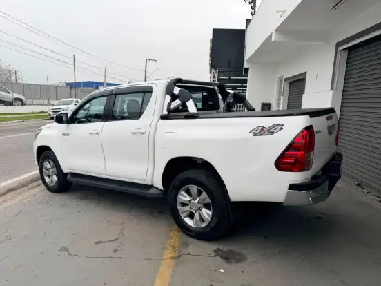 TOYOTA-HILUX-2.8 SRV 4X4 CD 16V DIESEL 4P AUTOMÁTICO TOYOTA-HILUX-2016